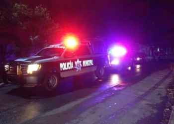 En sus narices se roban su moto