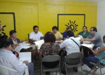 Inicia el dirigente del PRD recorrido por los 10 municipios del Estado.