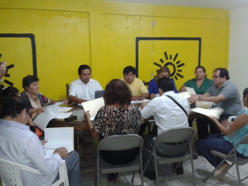 Inicia el dirigente del PRD recorrido por los 10 municipios del Estado.