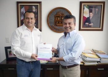 Mejor calidad de vida en Cristo Rey, recibe Mauricio Góngora los recursos para su electrificación