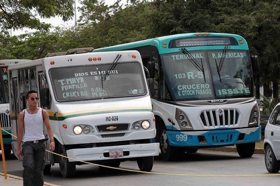 Concesionarios del transporte urbano de Cancún entregan su “Carta a Santa Claus”