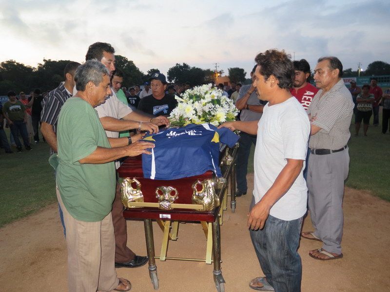 Emotiva despedida al pelotero Orlando Díaz «El Pi​n​cha»