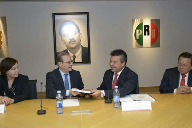 «Prosperidad para todos los mexicanos, estamos definiendo el futuro» Mauricio Góngora en el PRI Nacional al presentar las conclusiones de la Comisión de Población del CPN