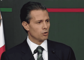 Peña Nieto anuncia estrategia de justicia; propone policías únicas y disolver cabildos