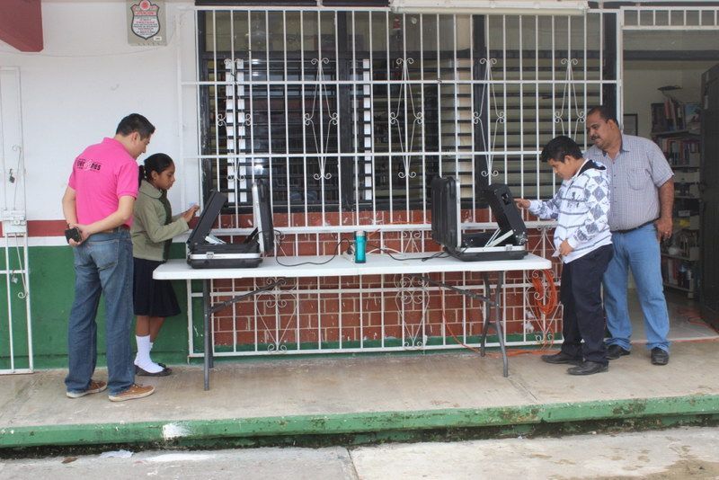 Utilizan Urna Electrónica Para Votaciones Escolares