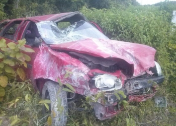 Aparatosa volcadura en la carretera vía corta a Mérida