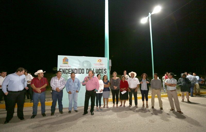Enciende Abuxapqui alumbrado en 7 comunidades rurales