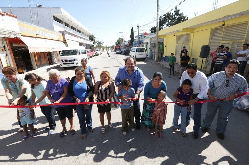 Inaugura Abuxapqui obras de pavimentación en 4 comunidades