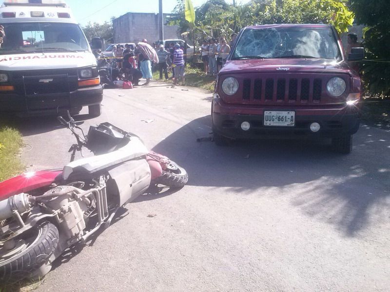 Dos personas lesionadas en accidente de tránsito entre motociclistas y un automovilista