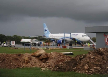Por mal tiempo, avión no logra aterrizar en Chetumal