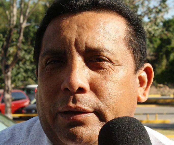 Descarta la Sesa “echar a la calle” a enfermeros y paramédicos “patitos”