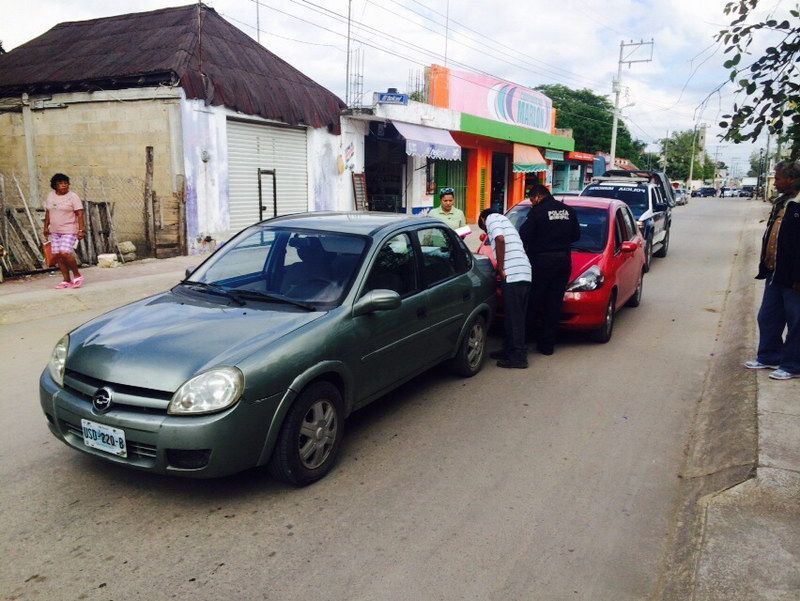 Por pensar en las “quijadas del burro” conductor provoca choque de compactos