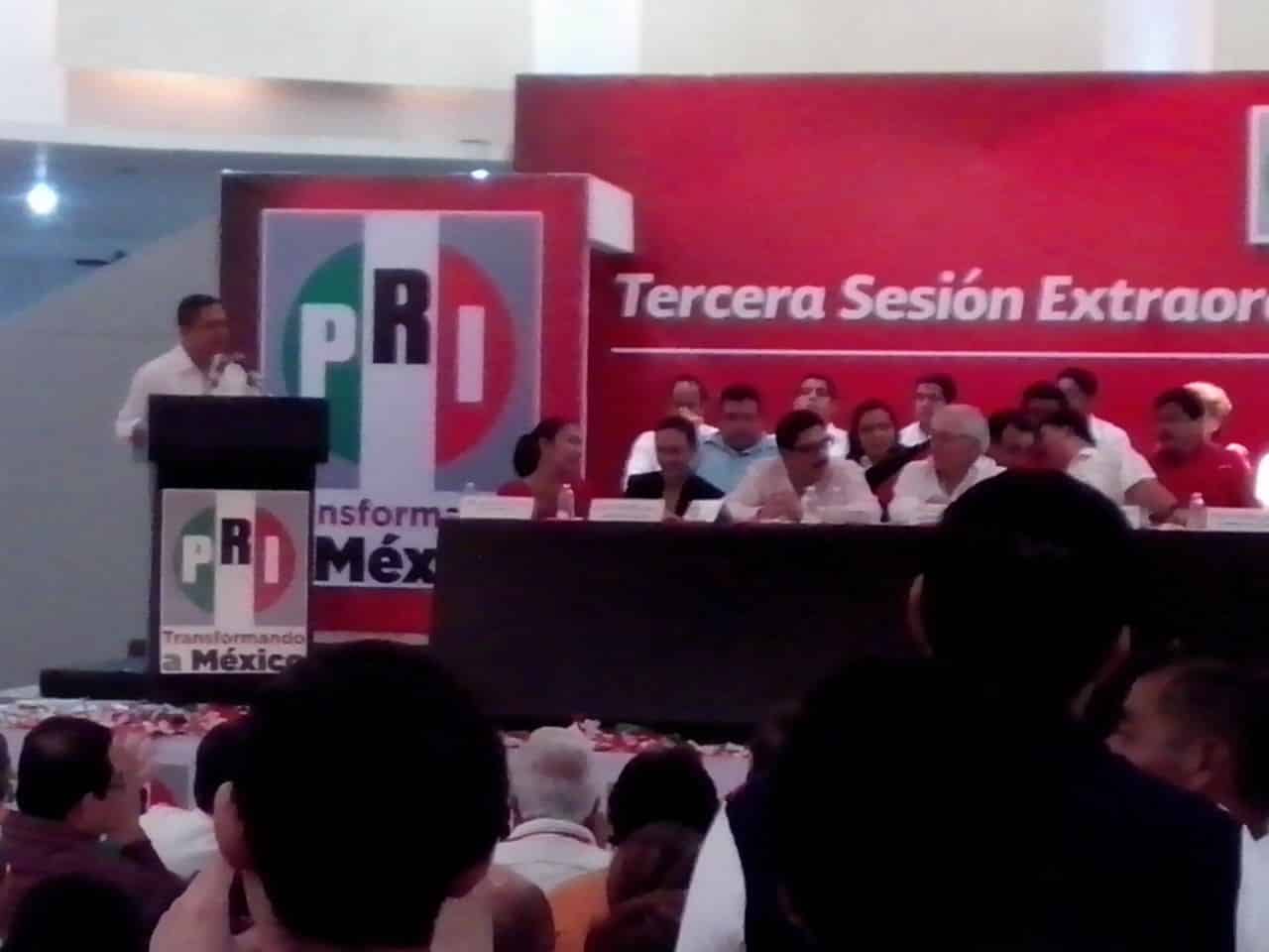 Regresa Raymundo King al PRI Quintana Roo