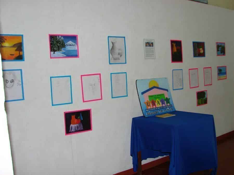 Montan en Casa de Cultura de FCP exposición de pintura de niño con discapacidad