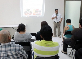 Presentan el programa “Crezcamos Juntos” a comerciantes de Bacalar