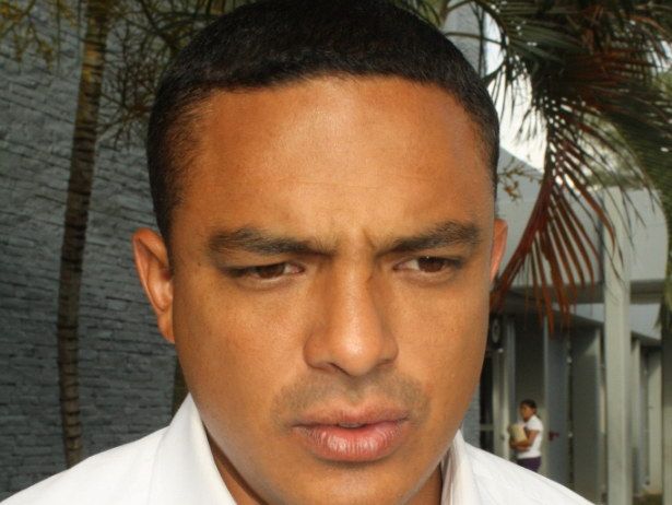 Raymundo King sigue defendiendo “Su Ley” del cambio de horario