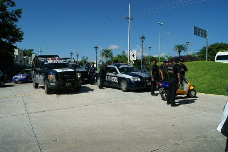 Policía federal y Tránsito intensifican operativo para evitar accidentes en carreteras de QROO