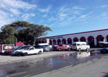 “Mercado Viejo” en riesgo de morir por falta de estacionamiento suficiente