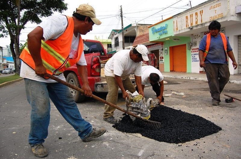 Refuerzan trabajos de bacheo con 50 toneladas de asfalto en frío