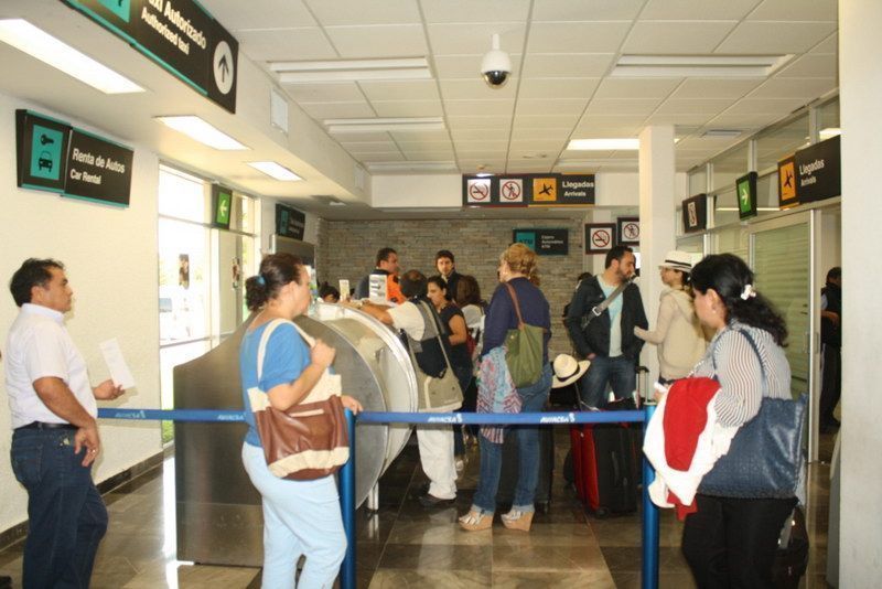 Ponen en evidencia la falta de atención médica en Aeropuerto de Chetumal