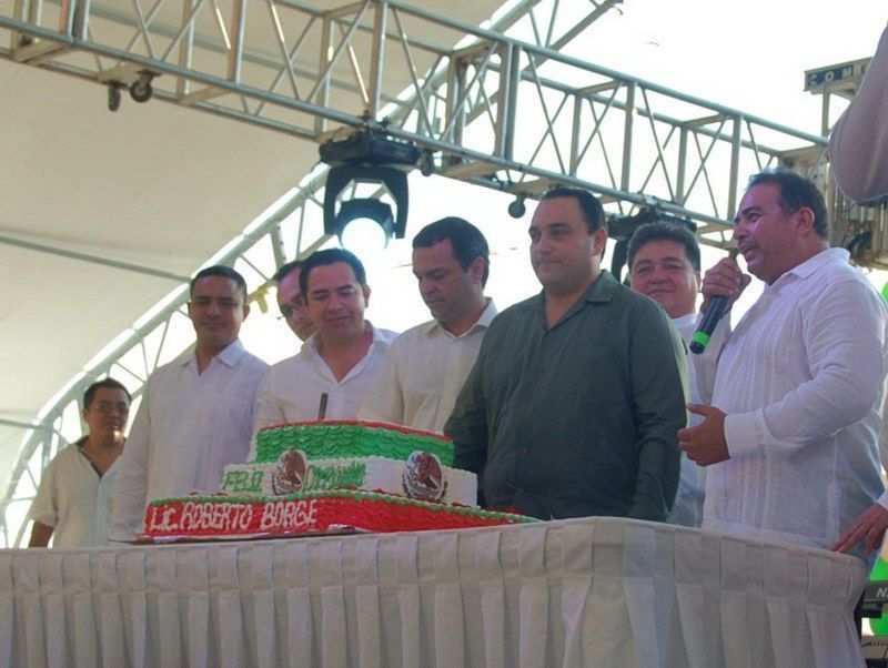 La Ola Verde de Cancún organiza ágape al Gobernador Beto Borge por cumplir 35 años