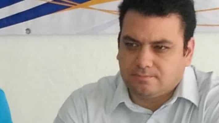 En acción el candidato externo del PAN para obtener el apoyo de la militancia.