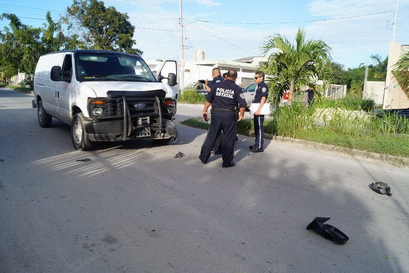 Accidente de tránsito entre un vehículo oficial de la PMP y una camioneta particular