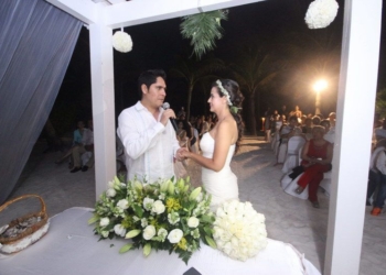 SOCIALES: Unen su vida Salim Y Monica