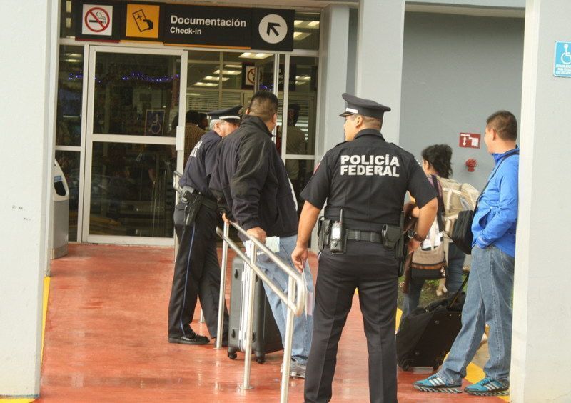 Blindan aeropuertos y terminales marítimas por ola de inseguridad