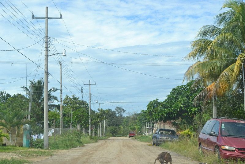 Vecinos del fraccionamiento Vivah sufren por carencia de alumbrado público