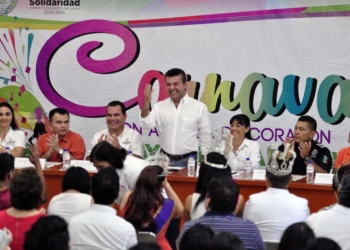 Anuncia Mauricio Góngora Carnaval Playa del Carmen 2015, “con alegría de corazón”