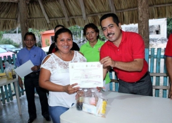 Diputado Chacón Arcos sigue haciendo campaña proselitista en FCP