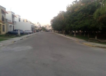 Por “Ojetes”, habitantes del Fraccionamiento Sian Kaan II, prohíben el paso a personal de Telmex