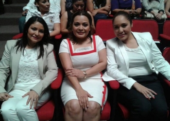 Tres ¨comadres¨ llegan al Congreso del Estado