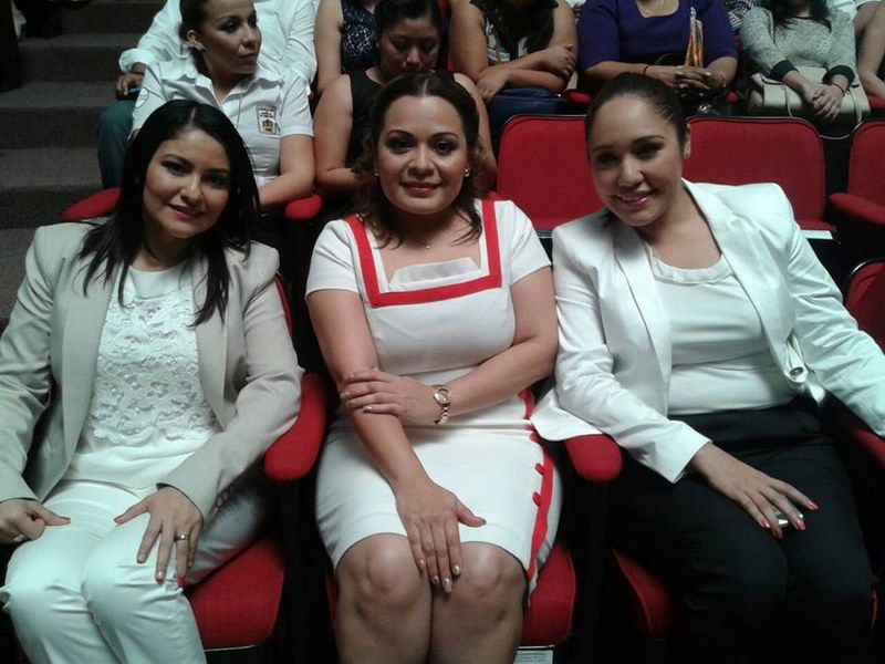 Tres ¨comadres¨ llegan al Congreso del Estado