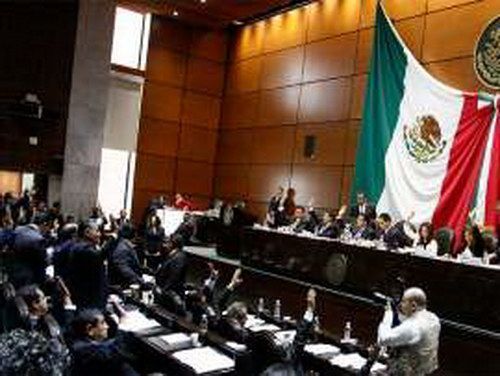 Diputados analizan elevar de 11 a 21 ministros en la Corte
