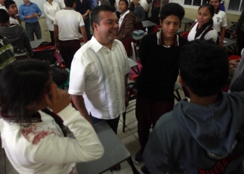 Reafirma Mauricio Góngora su compromiso con la juventud