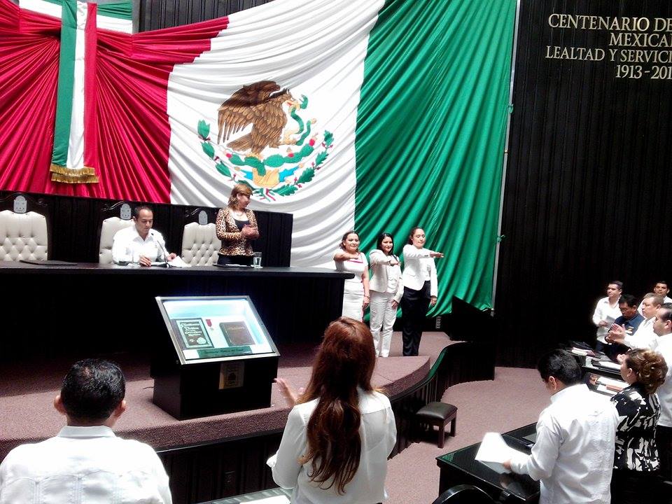Diputadas locales se integran al Congreso del Estado.