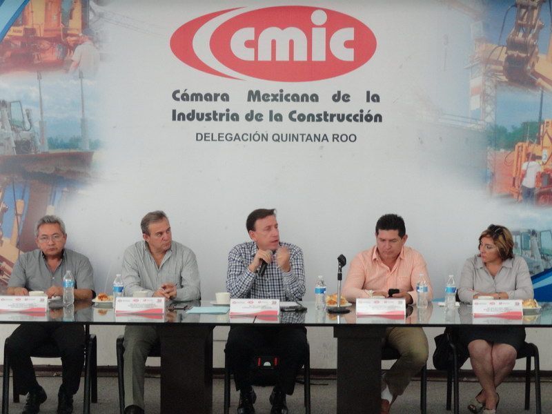 Aspirante a dirigir la CMIC México se compromete con Quintana Roo
