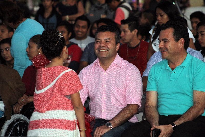Con alegría de corazón disfrutan asistentes inicio del Carnaval 2015