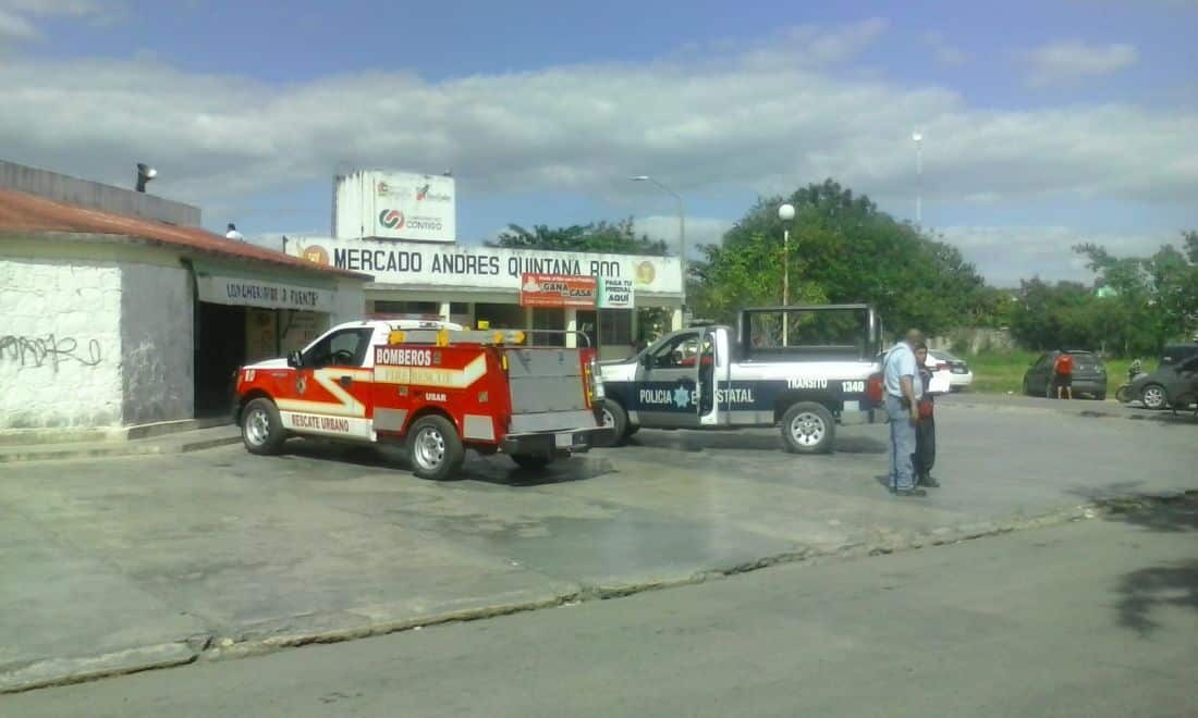 Evacuan mercado Andrés Quintana Roo por reporte de fuga de gas butano