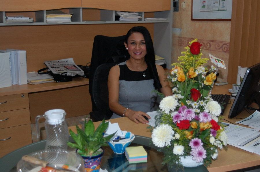 SOCIALES: Coordinadora de la zona sur de Bachilleres Nancy Quintal García cumple un año más