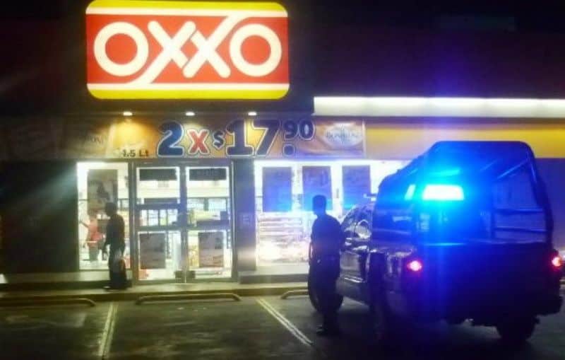 Asaltan al Oxxo del Bosque, hurtan 500 pesotes