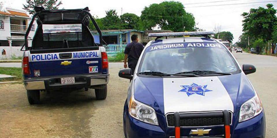 Mandos de la policía municipal de Othón P. Blanco se cobran con caricias