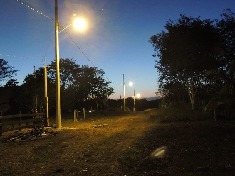 Vecinos denuncian a gente armada pero la autoridad lo desmiente