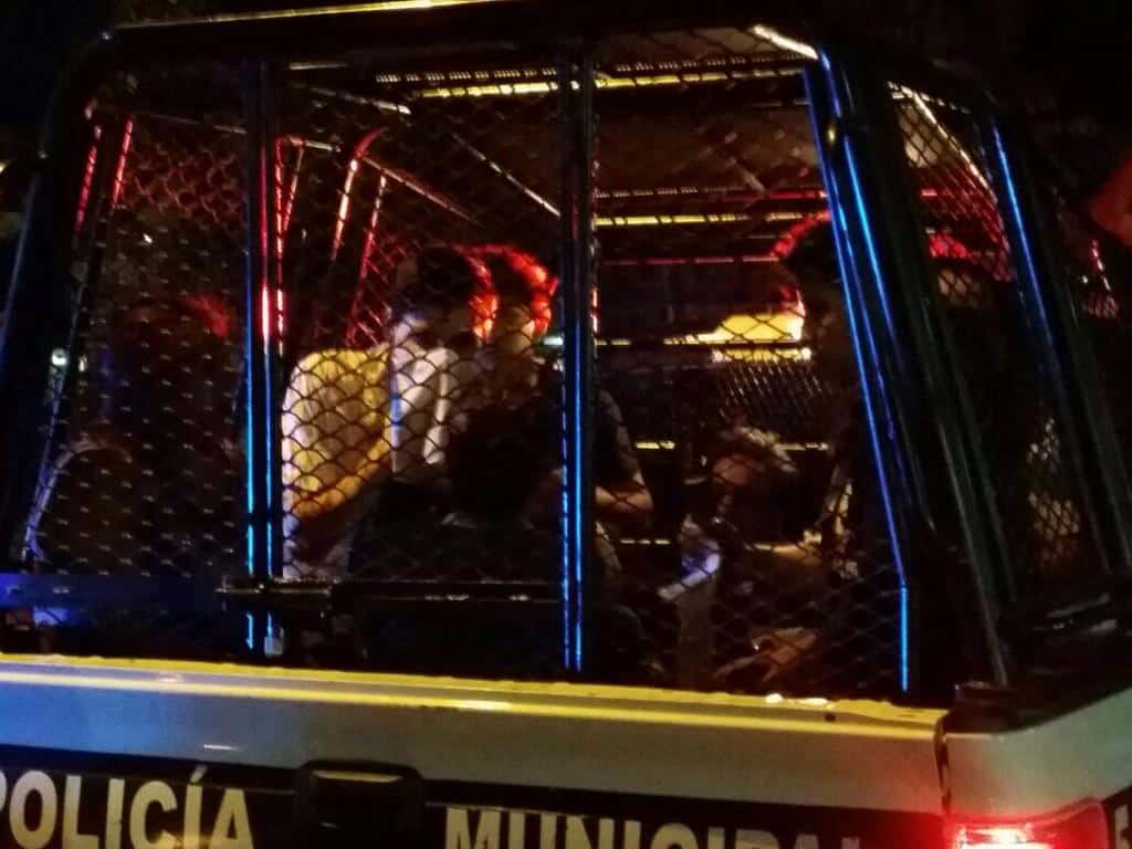 Policía de Cancún detienen a 23 manifestantes que marchaban por caso “Ayotzinapa”
