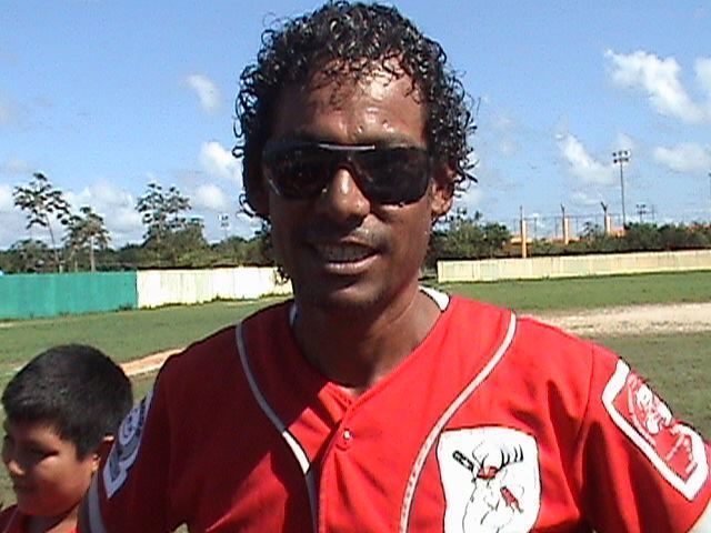 Envidias, inventos e imposiciones tienen contra la pared al béisbol en Quintana Roo, «Diablo» Rinza