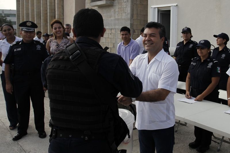 Mauricio Góngora refuerza capacitación de policías municipales