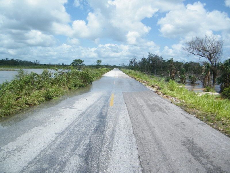 Campesinos de Miguel Alemán piden reparación de sus caminos