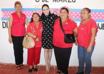 Celebran el Día Internacional de la Mujer en Bacalar